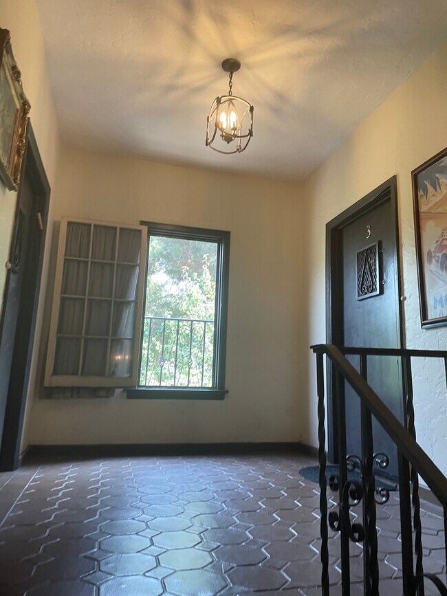 2nd floor landing detail - 415 N Ogden Dr