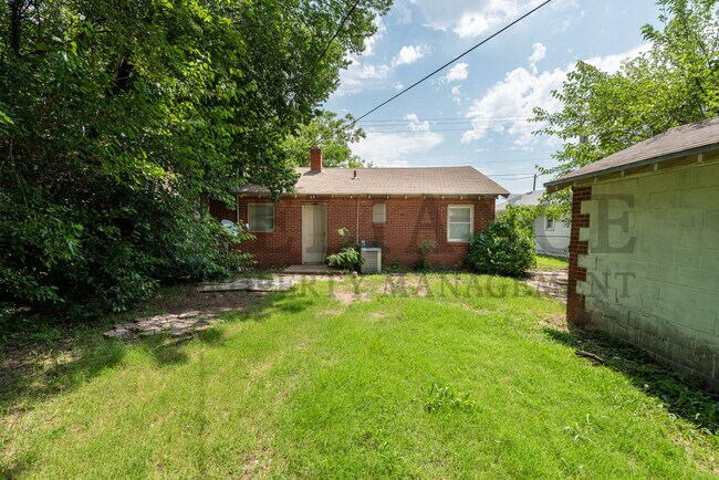 Foto del edificio - 839 N Oliver St