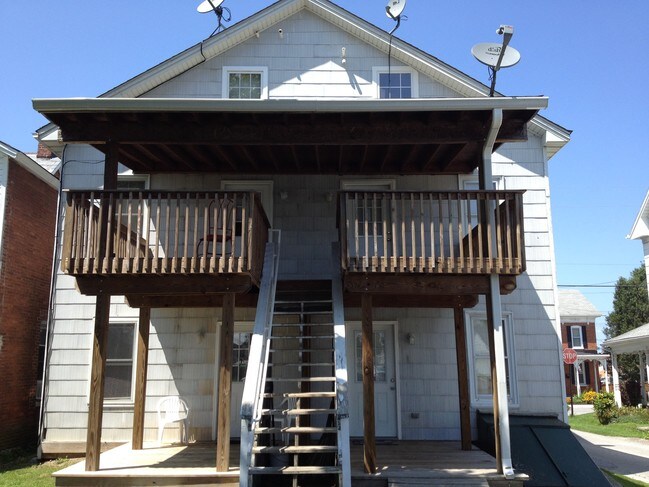 Back of house - 312 3rd St