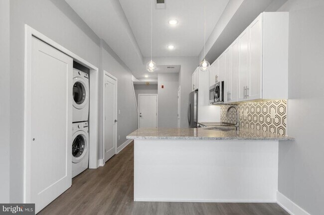 Foto del edificio - 2119 N Front St