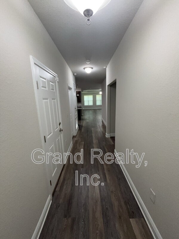 Building Photo - 3823 Shady Grove Dr