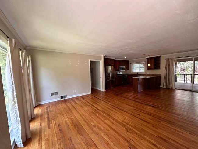 Building Photo - 3221 Foxhall Rd