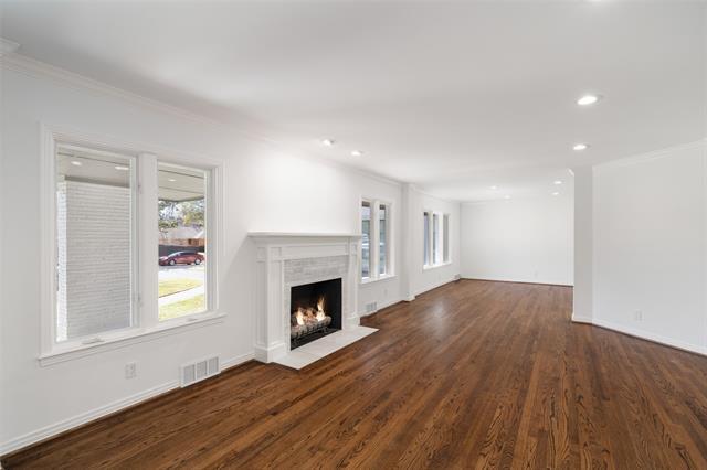 Foto del edificio - 6815 Prestonshire Ln