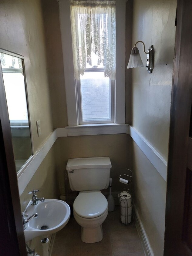 Photo - 1705 Edenside Ave