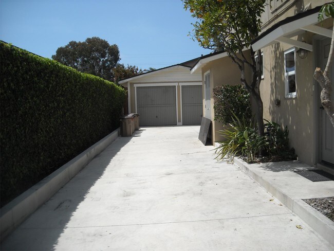 Building Photo - 6753 Trigo Rd