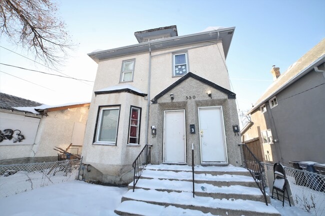 Building Photo - 550 Alfred Ave