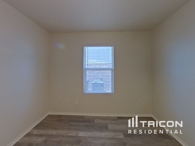 Foto del edificio - 4913 Creek Ridge Trail