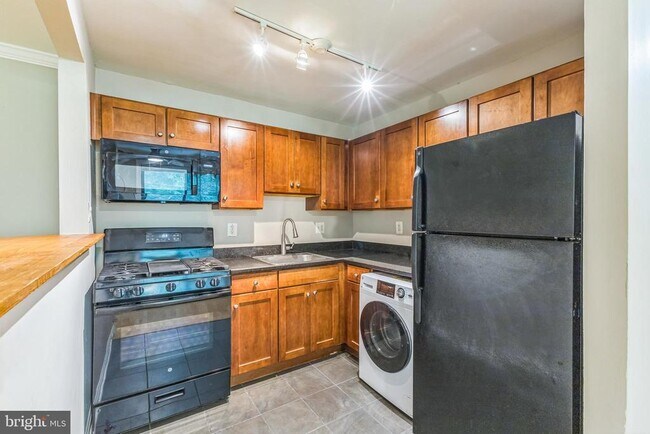 Foto del edificio - 3105 Naylor Rd SE