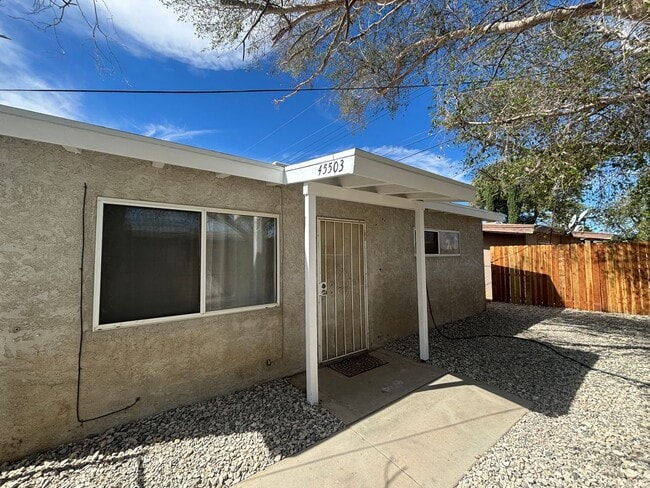 Building Photo - 45503 Cedar Ave