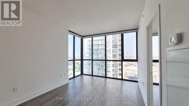 Photo du bâtiment - 2916 Hwy 7