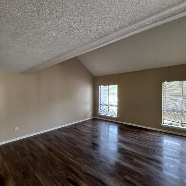 Building Photo - 4202 Crain Rd