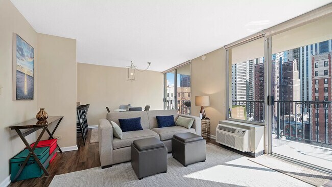 Building Photo - 71 E Division St