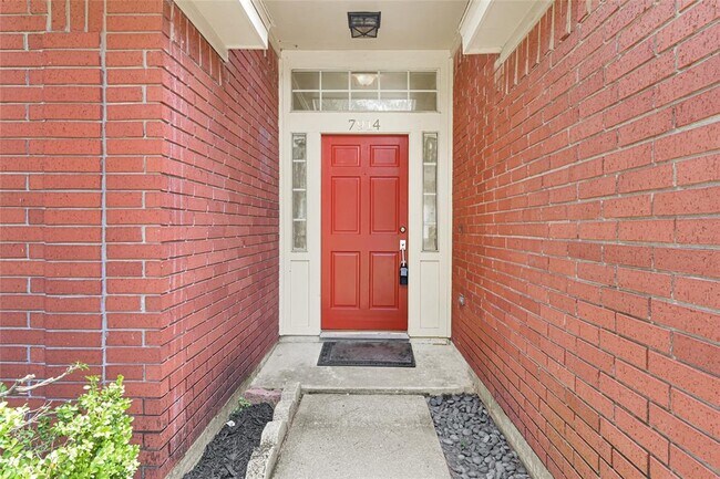 Foto del edificio - 7914 Rothesay Chase Rd