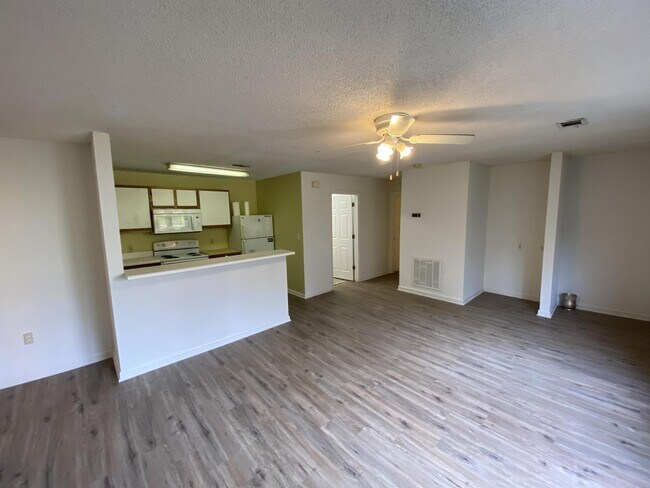 Building Photo - 155 Anderson Hwy