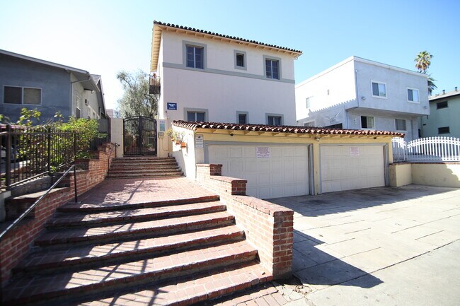 Foto del edificio - 559 N Alexandria Ave