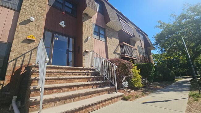 Building Photo - 42 Powderhorn Ct