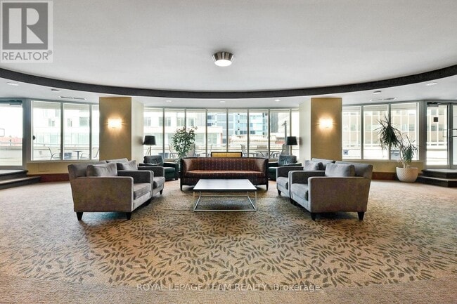 Photo du bâtiment - 200 Rideau St