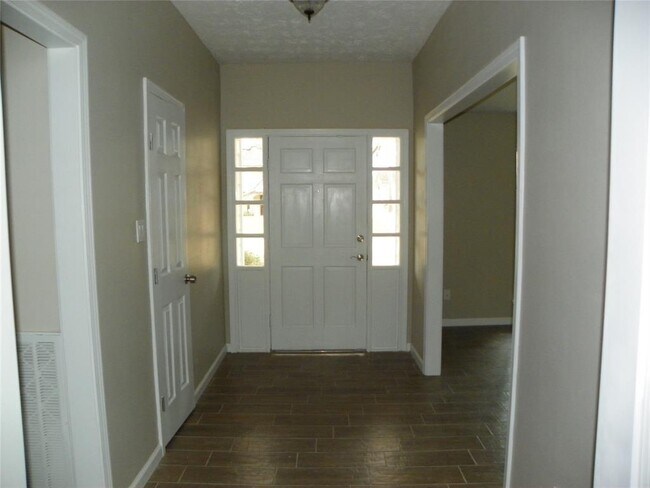 Foto del edificio - 18027 Bambriar Dr