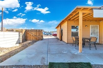 Building Photo - 235 Zinc St