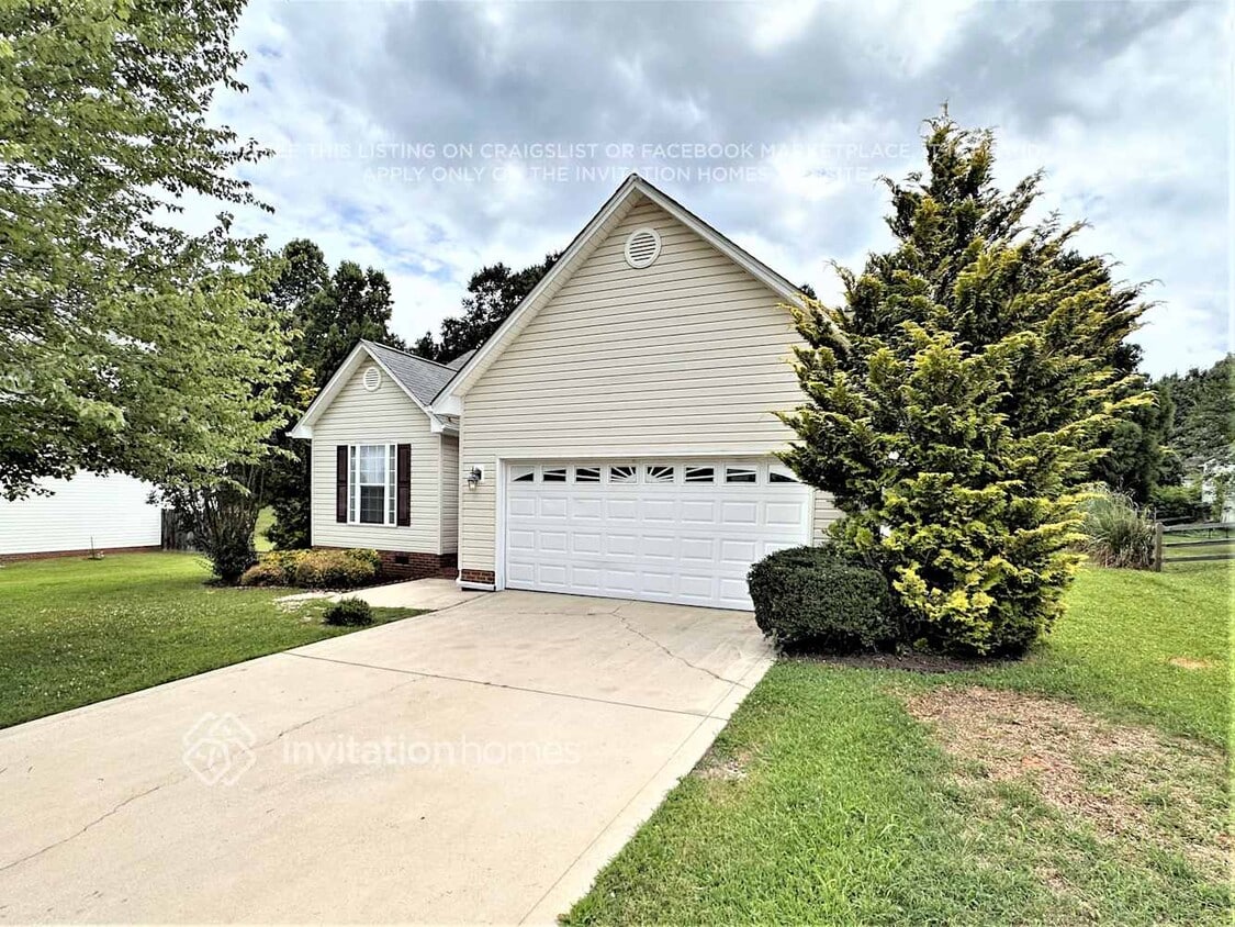 Primary Photo - 3040 Hereford Ln