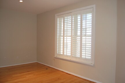 Bedroom/Living room - 2007 O St NW