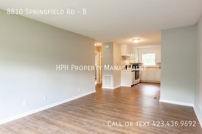 Foto del edificio - 8810 Springfield Rd