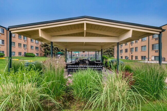 Foto del edificio - Royal Gardens Apartments