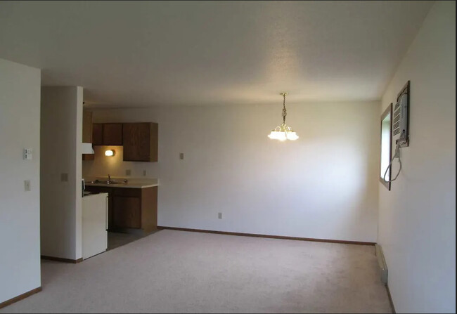 Building Photo - Lawndale Apartments