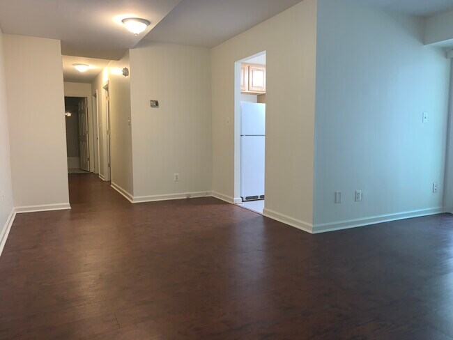 Building Photo - 3614 Court House Dr