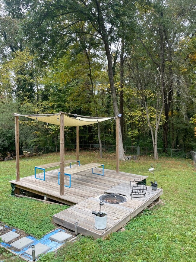 Building Photo - 1375 Northwest Dr NW