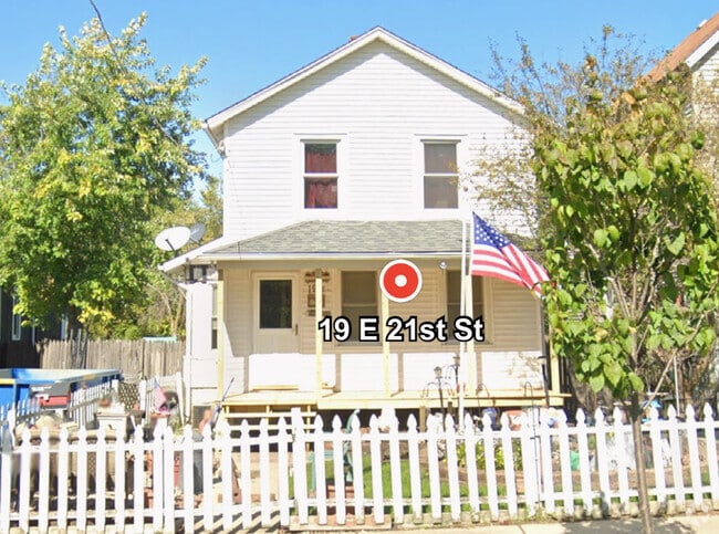 Building Photo - 19 E 21st St