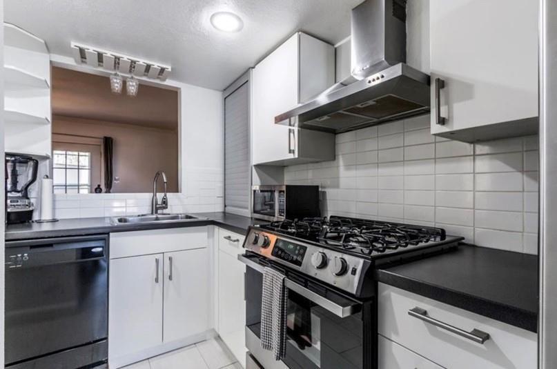 Foto principal - 2300 Hancock Dr