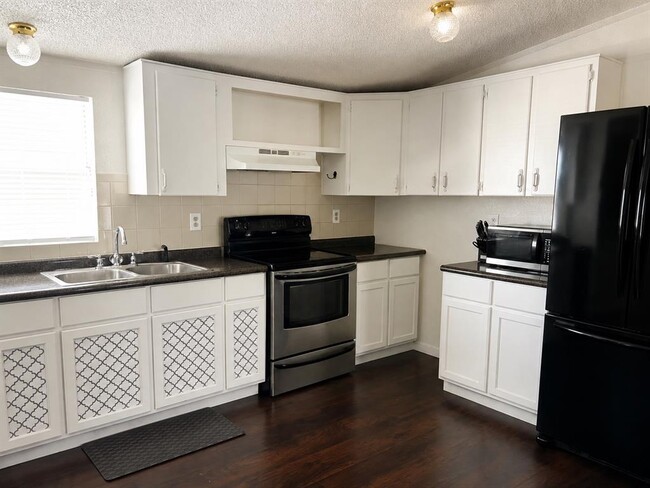 Building Photo - 3234 Cantabrian Dr