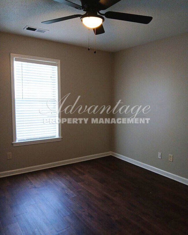 Foto del edificio - Newly Updated 3 bed / 2 bath home in