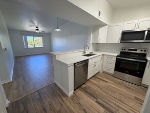 Building Photo - 8274 Key Royal Cir