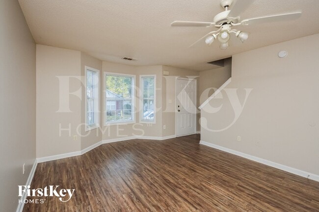 Building Photo - 7099 Ravenwood Ln