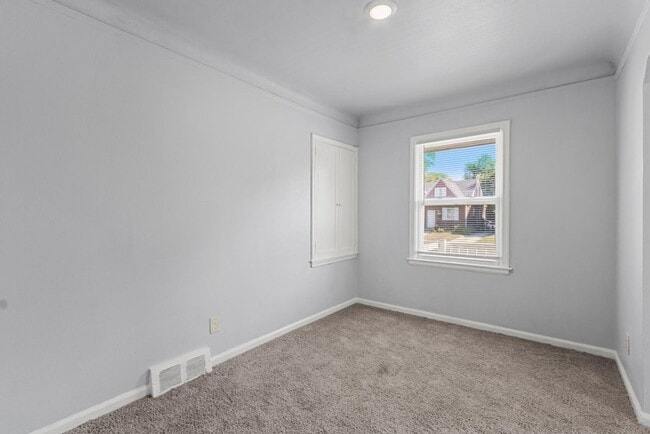 Building Photo - 15735 Cheyenne St