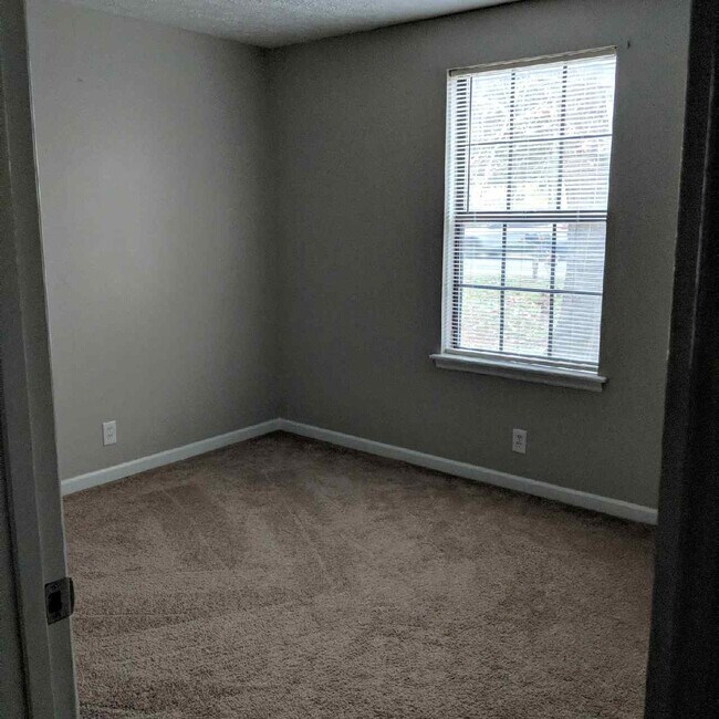 Building Photo - 606 Tulip Grove Rd
