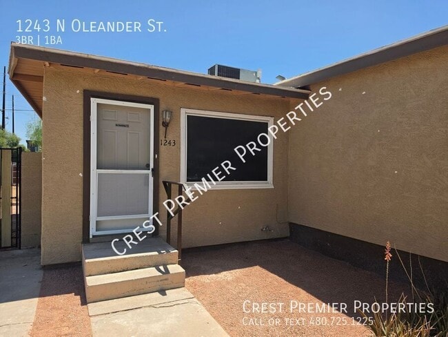 Building Photo - 1243 N Oleander St