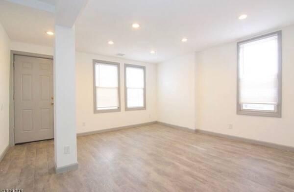 Foto del edificio - 851 Summer Ave