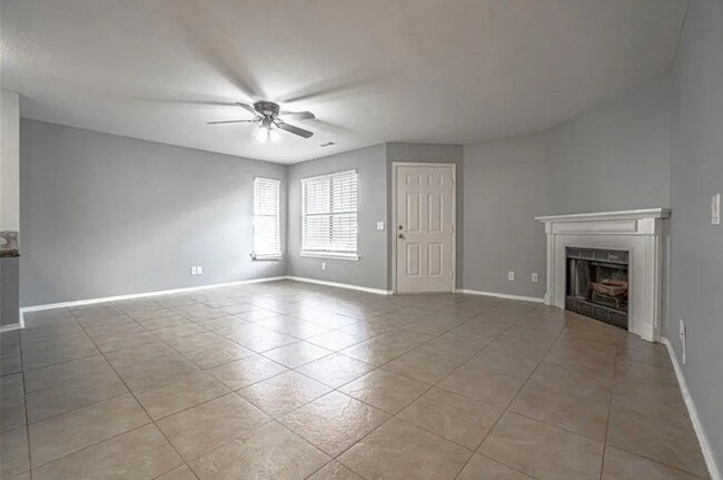 Foto del edificio - E Rachel Ln Duplex