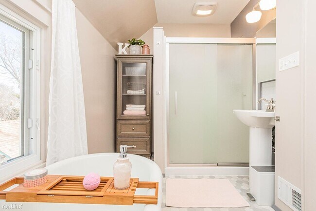 Foto del edificio - 1 br, 2 bath Condo - 282 Hamline Ave S