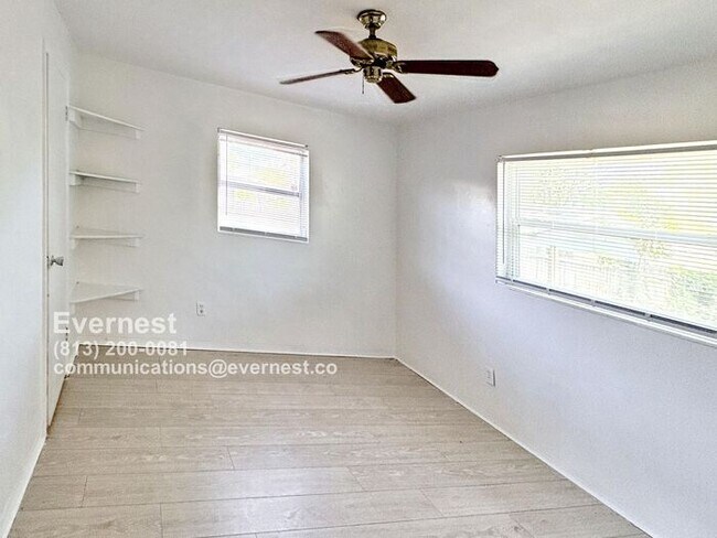Building Photo - Lovely 3-Bedroom Home in a Convenient Loca...