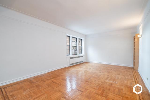 Foto del edificio - 1 bedroom in BROOKLYN NY 11218