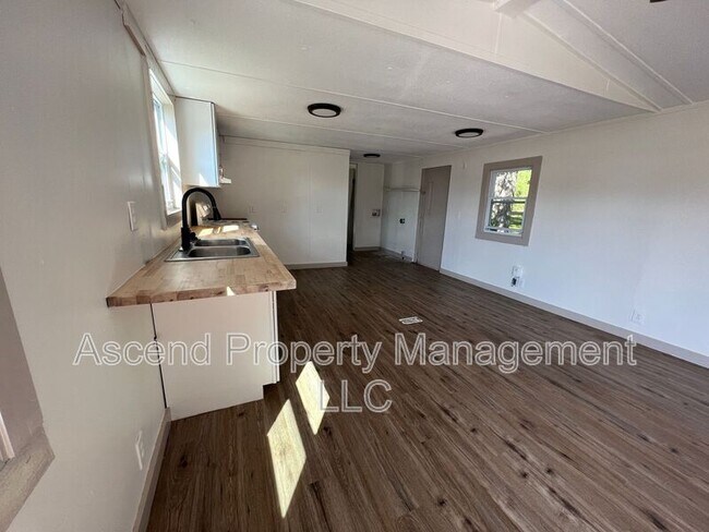 Building Photo - 65 El Fredda Ln