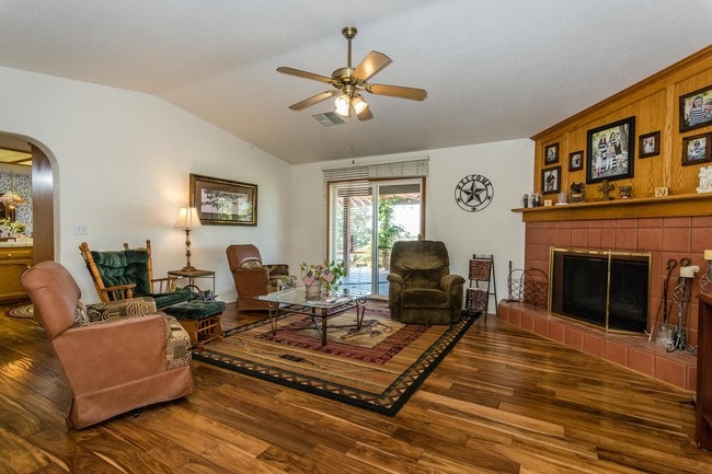 Building Photo - 6060 Vista del Paso