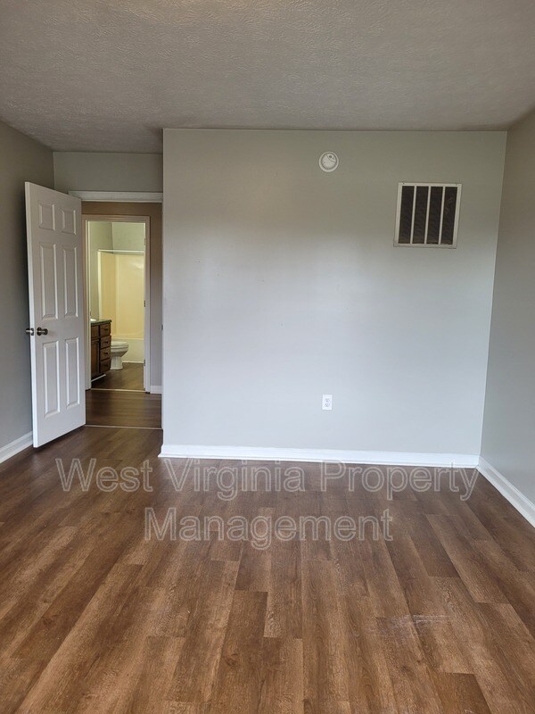 Foto del edificio - 3751 Summerlee Rd