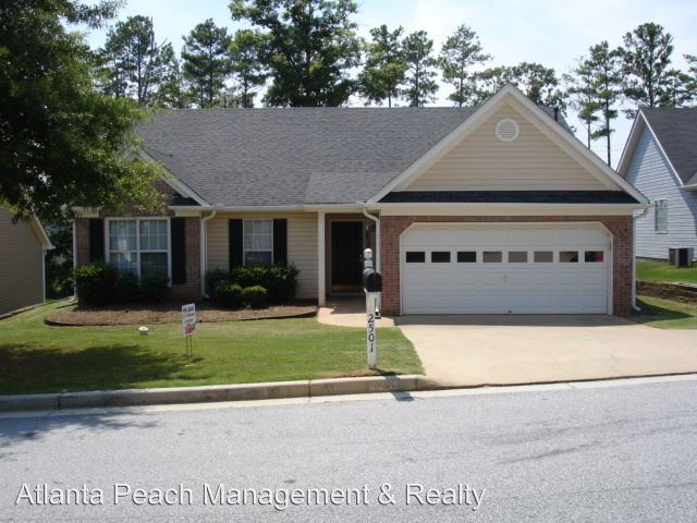 Primary Photo - 2501 Hillvale Cir
