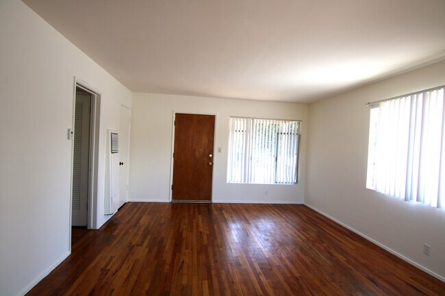 Building Photo - 4140 Verdugo Rd