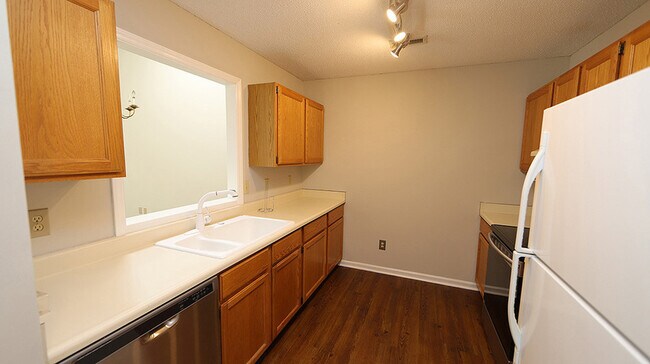 Building Photo - 81 Forest Oaks Dr